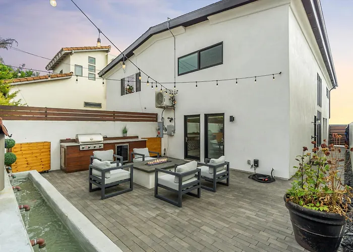 Private Beachside Home With Hottub
