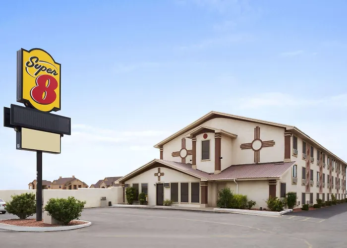 Super 8 By Wyndham Carlsbad